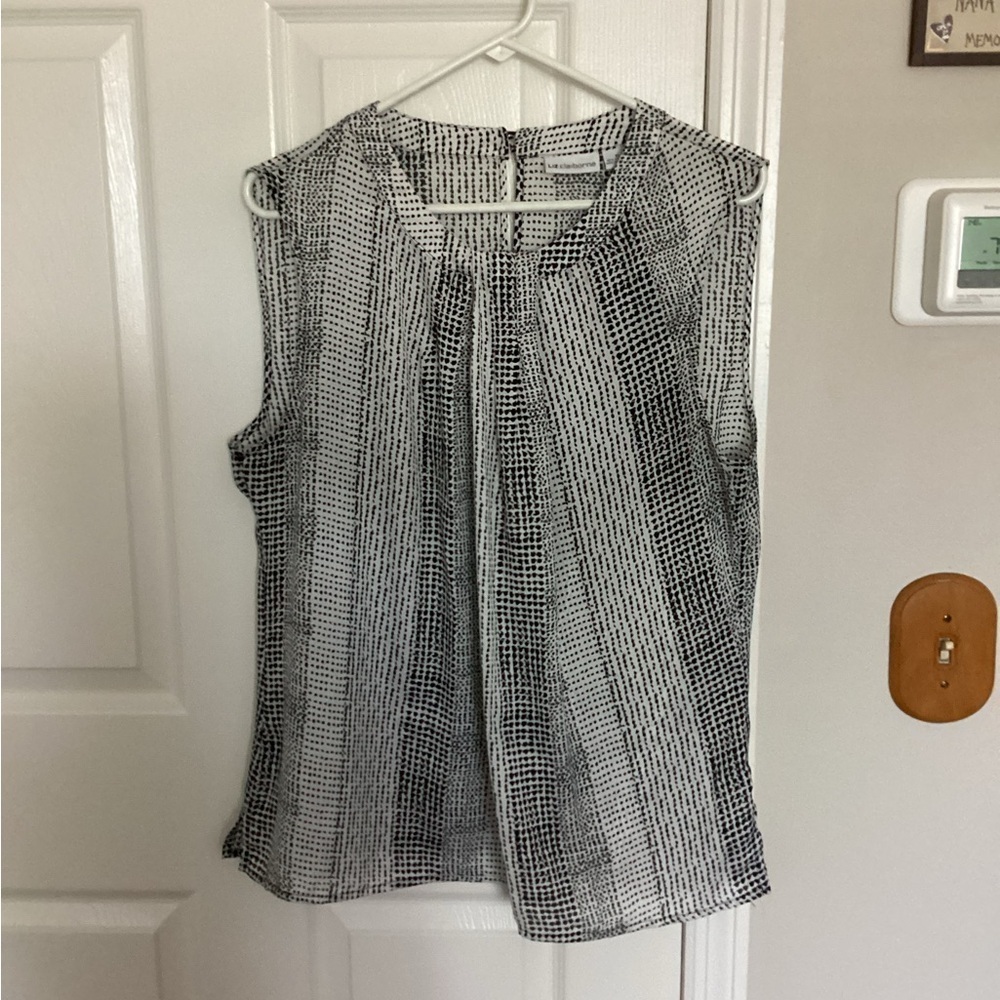 Liz Claiborne Black and White Sleeveless Blouse